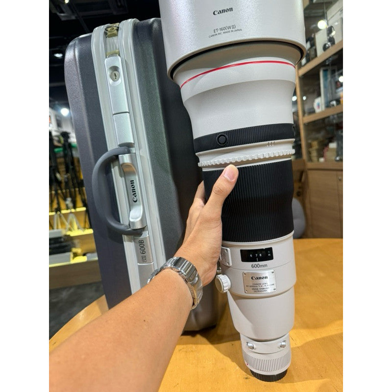 Canon EF600mm f4L IS II USM (Used) Like new Can use like RF600mm