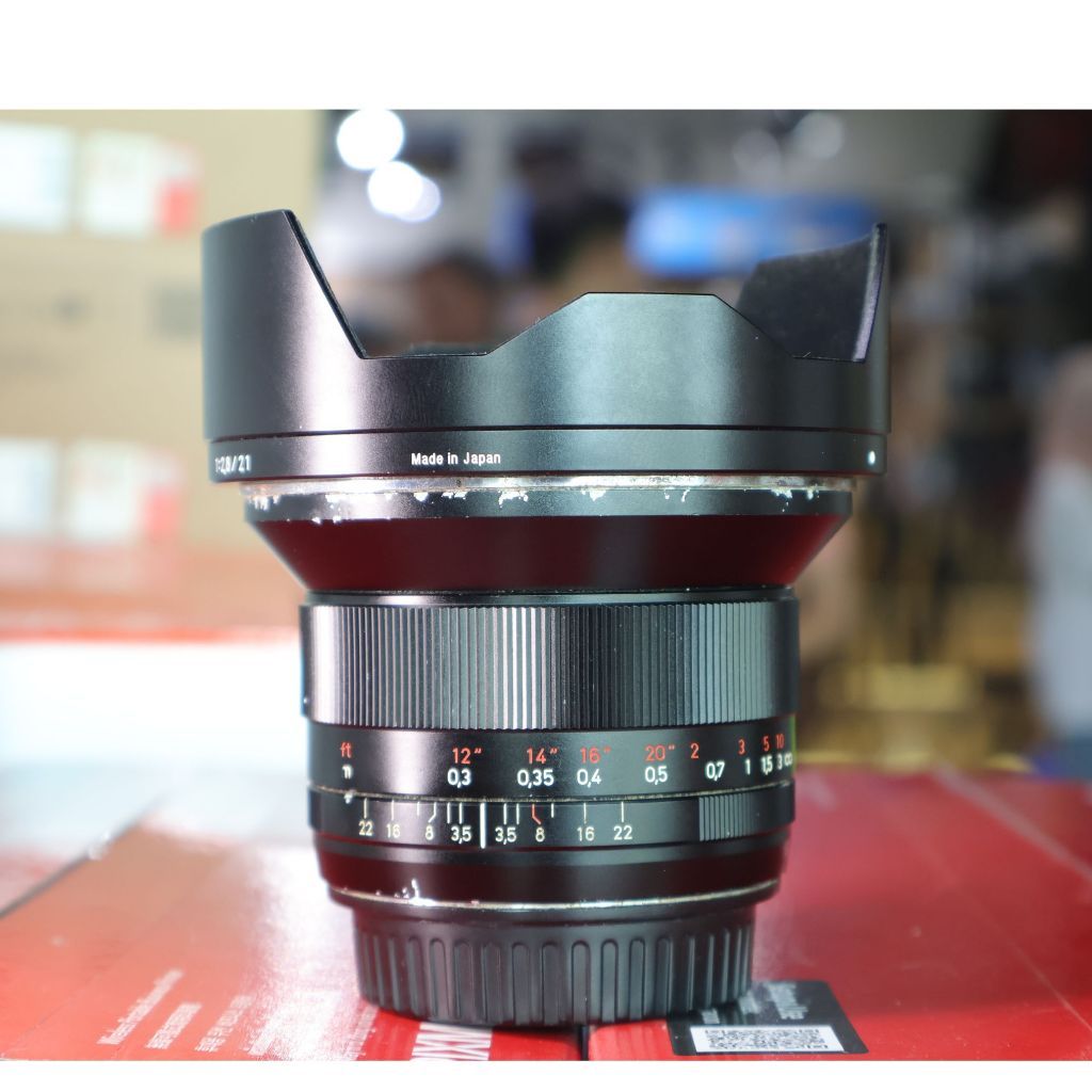 Used Carl Zeiss Distagon 18mm F3.5 ZE for Canon EF