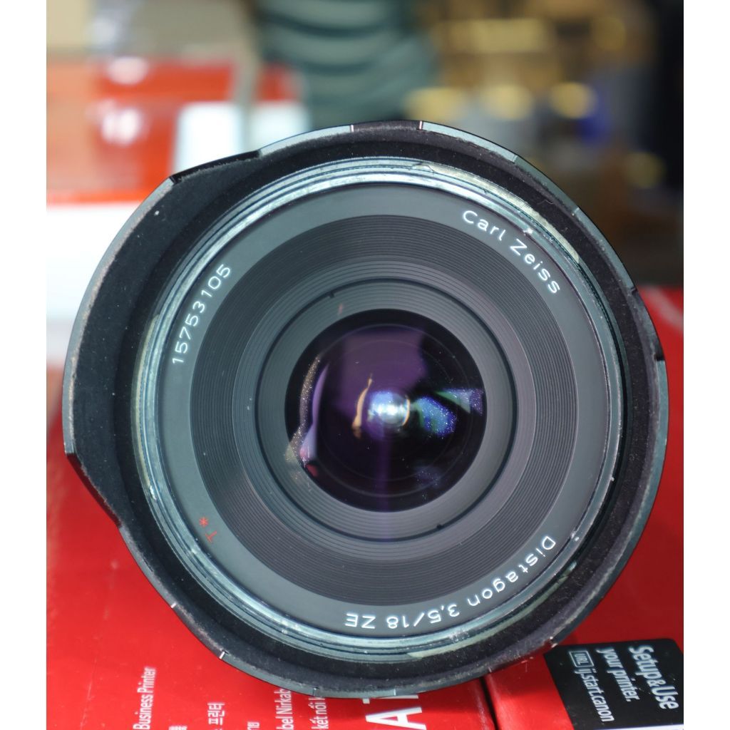 Used Carl Zeiss Distagon 18mm F3.5 ZE for Canon EF