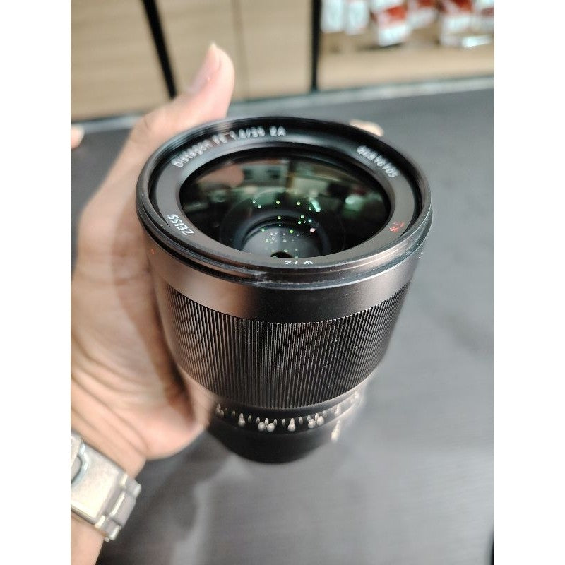 Used Sony Zeiss FE 35mm f1.4 like new 6105