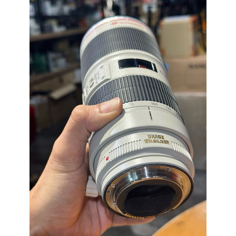 USED CANON EF 70-200MM f2.8 L IS II USM mk2 LENS CONDITION 9.9/10 (EXTREMELY LIKE NEW)