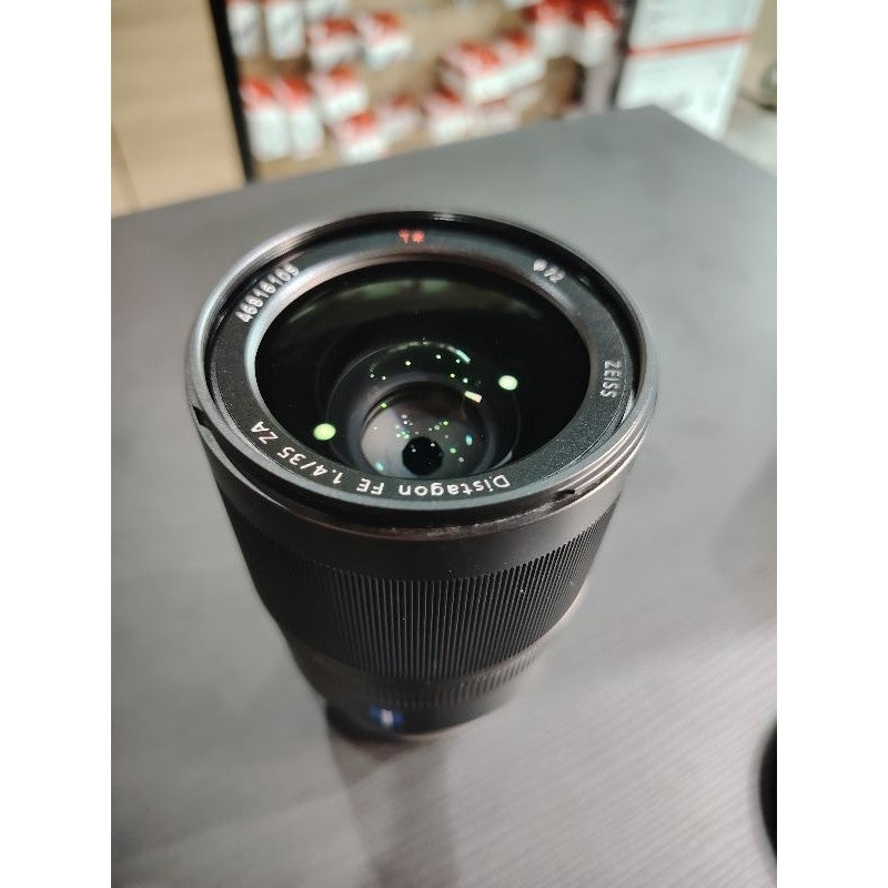 Used Sony Zeiss FE 35mm f1.4 like new 6105