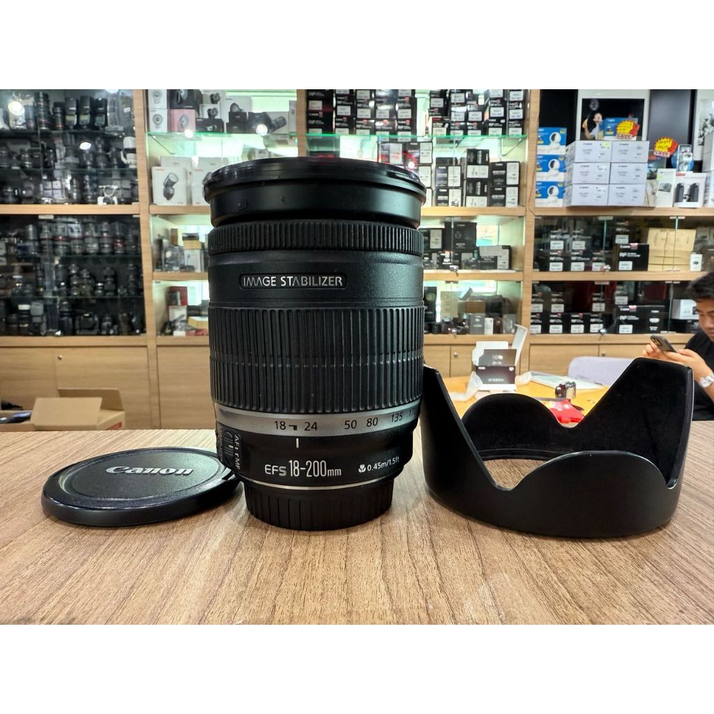 Used Canon Zoom Lens EF-S 18-200mm f/3.5-5.6 IS ( FREE LENS HOOD EW-83D)