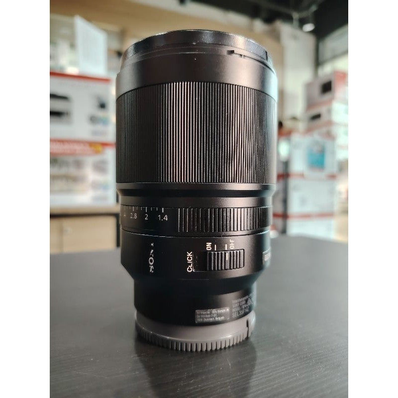 Used Sony Zeiss FE 35mm f1.4 like new 6105