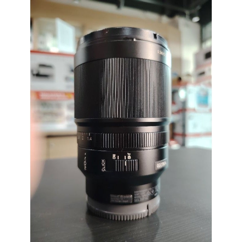Used Sony Zeiss FE 35mm f1.4 like new 6105