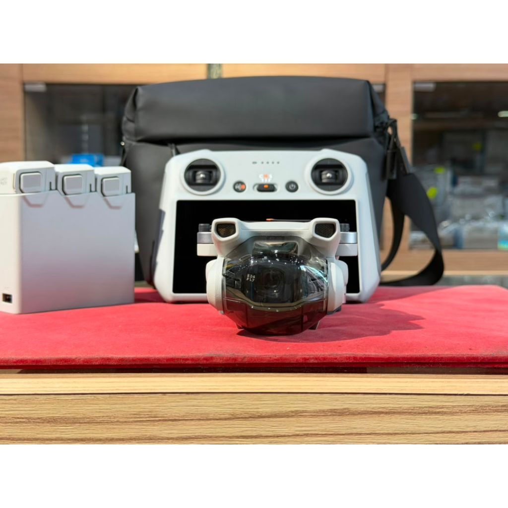 USED DJI Mini 3 Drone Combo includes Controller , Monitor , Battery and Bag