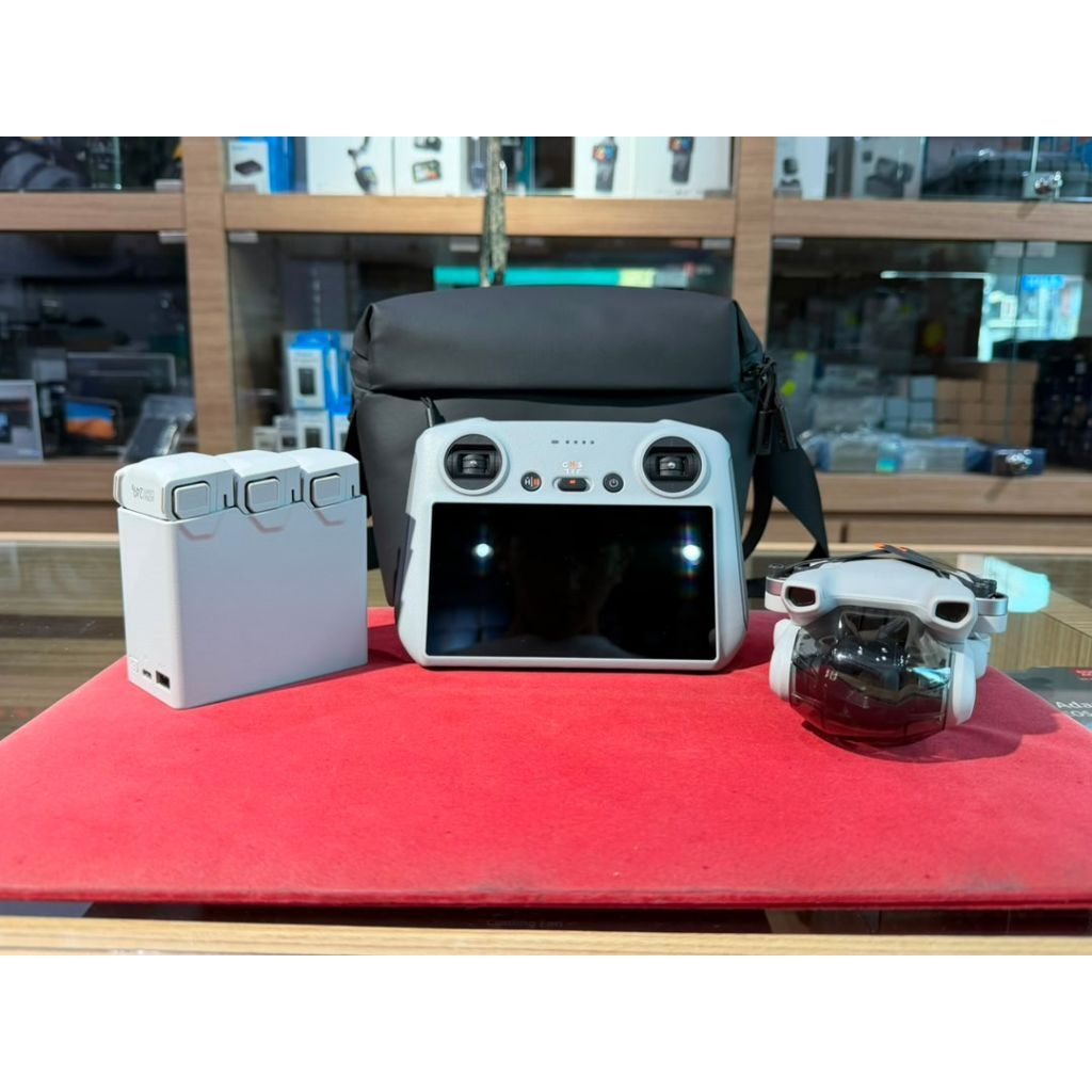 USED DJI Mini 3 Drone Combo includes Controller , Monitor , Battery and Bag