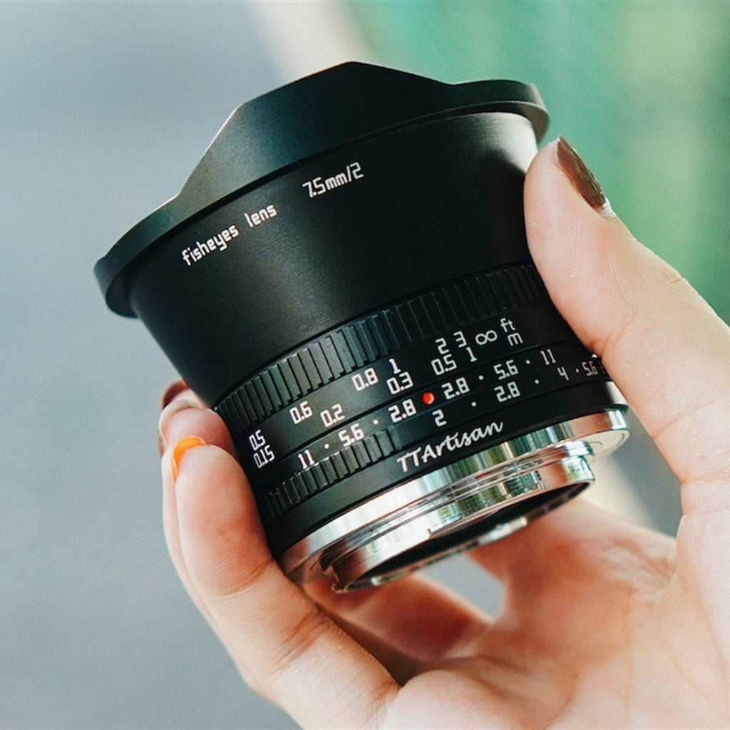 TTArtisan APS-C 7.5mm f2 Fisheye Wide Angle Lens for E X and RF Mount Manual Focus Full Frame