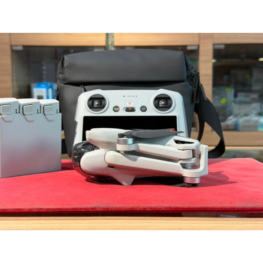 USED DJI Mini 3 Drone Combo includes Controller , Monitor , Battery and Bag