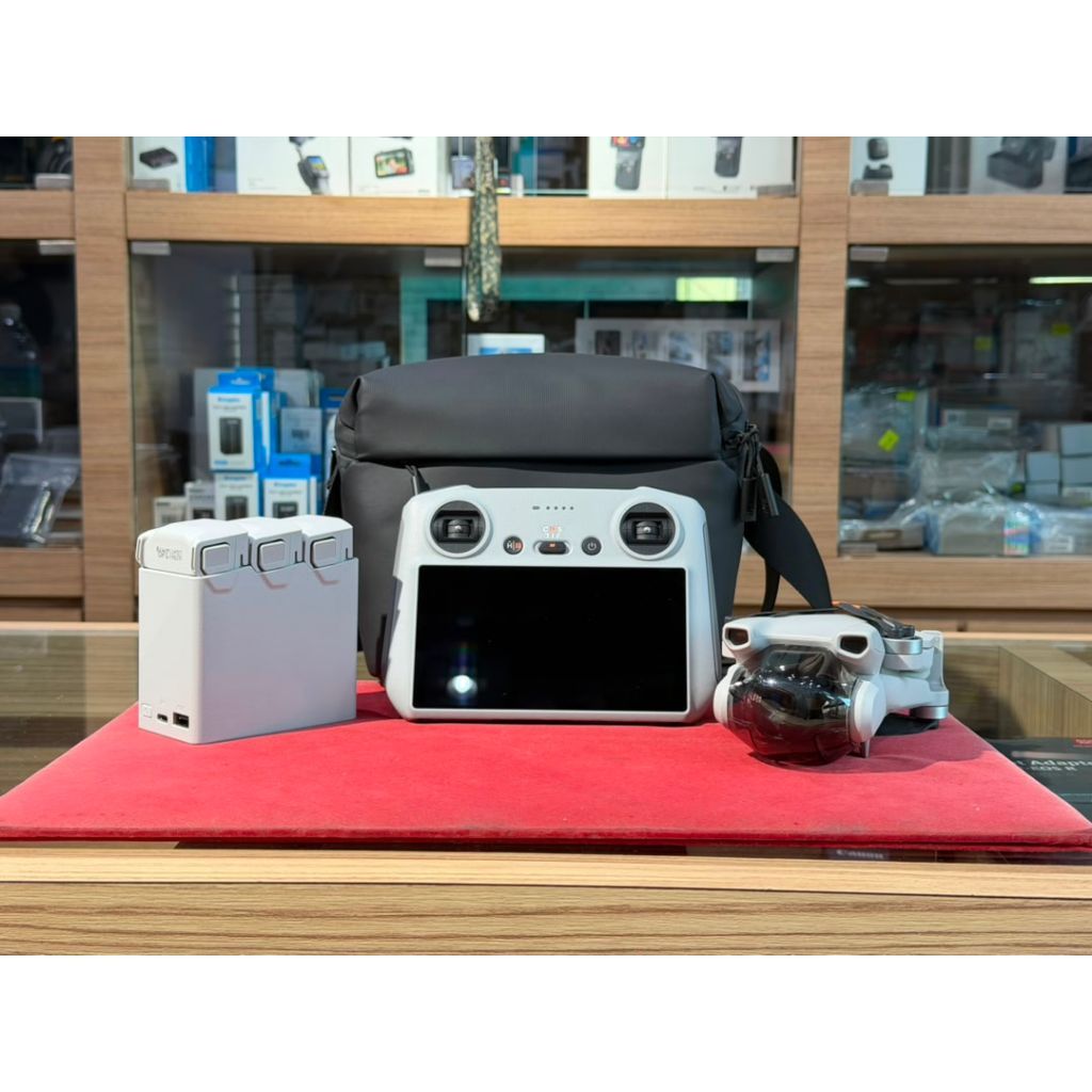 USED DJI Mini 3 Drone Combo includes Controller , Monitor , Battery and Bag
