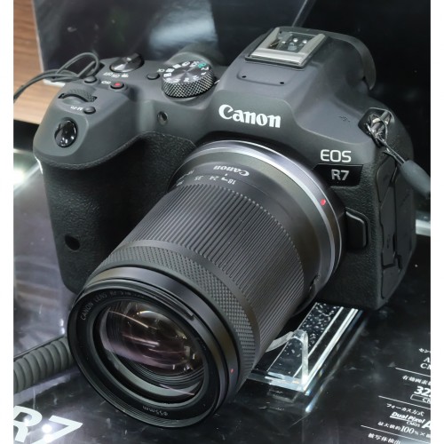 CANON EOS R7 with RF-S18-150MM IS STM LENS FREE Canon Mount Adapter and Memory Card Mirrorless Camera 