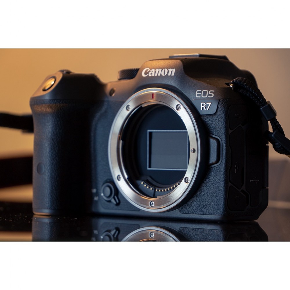 CANON EOS R7 BODY with FREE Canon Mount Adapter and Memory Card / Mirrorless Camera CANON EOS R7 BODY with FREE Canon Mount Adapter and Memory Card / Mirrorless Camera