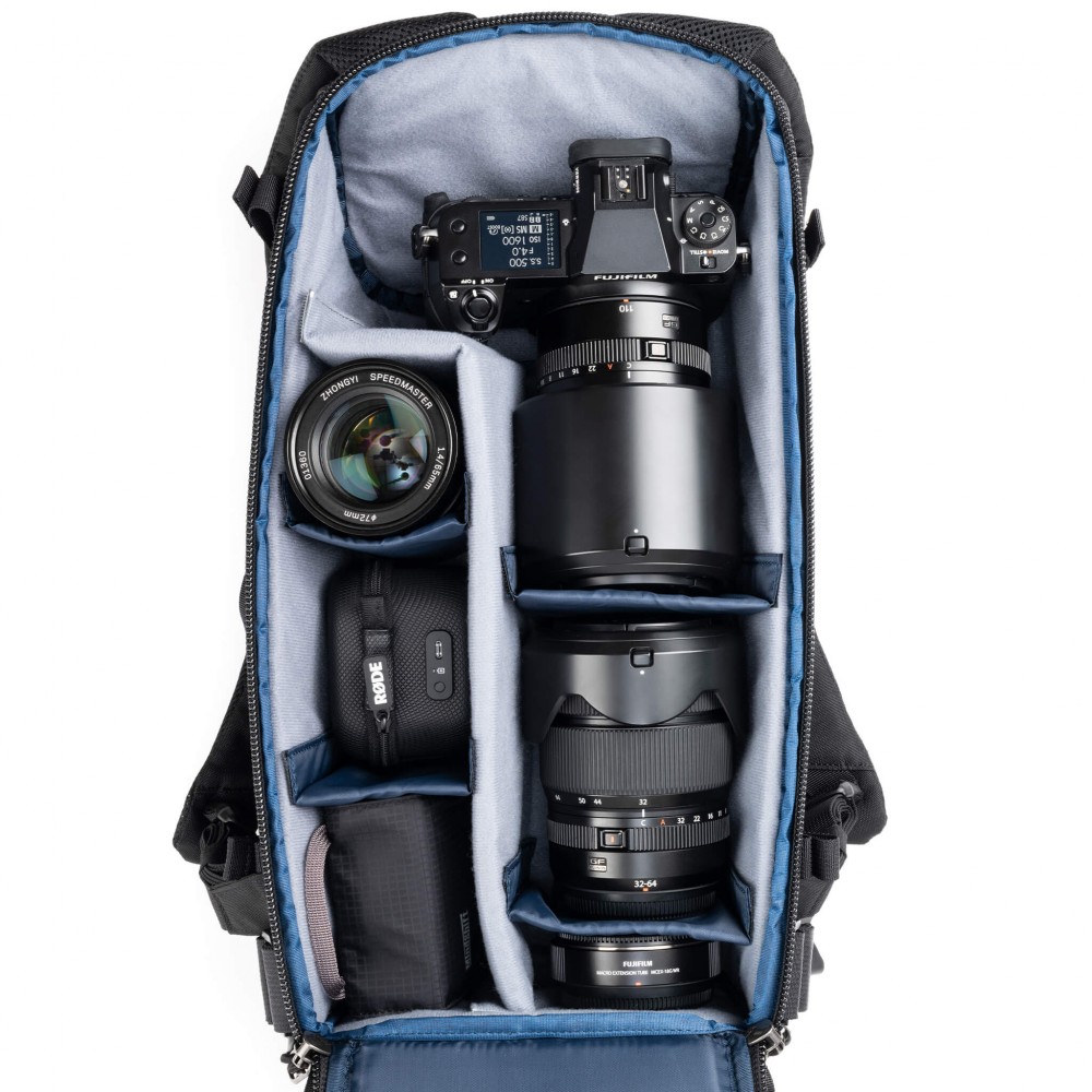 Think Tank DarkLight Backpack ( Black,Montane Green 14L ) Think Tank DarkLight Backpack ( Black,Montane Green 14L )
