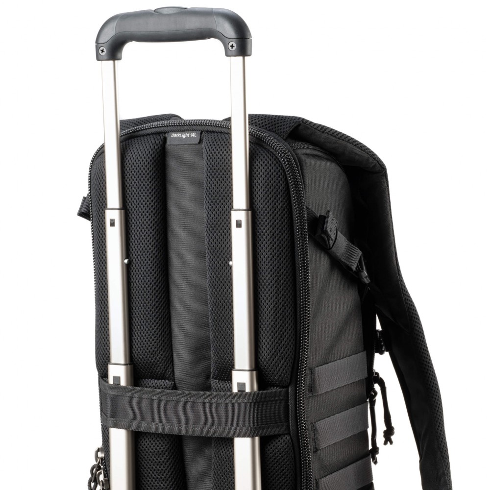 Think Tank DarkLight Backpack ( Black,Montane Green 14L ) Think Tank DarkLight Backpack ( Black,Montane Green 14L )